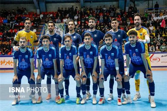 پذیرایی استاد از شاگرد در نصف‌ جهان