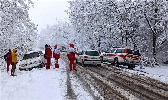 امداد رسانی به 391 خودروی گرفتار در برف و کولاک