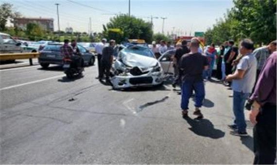 تصادف کامیون با 8 خودرو در یک بزرگراه تهران