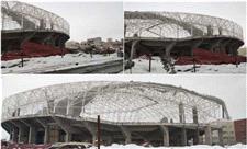 سقف ورزشگاه درحال ساخت قم زیر برف فرو ریخت