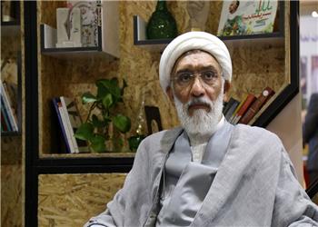 پورمحمدی: بخشی از جامعه ایران سکولار و لیبرال است، نباید تعامل داشته باشیم؟