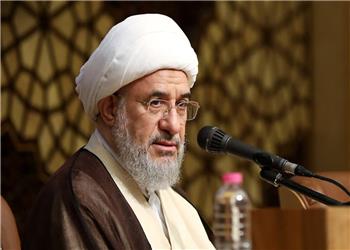 آیتالله اراکی: نباید کاری کنیم که رهبر از اصول خود کوتاه بیاید