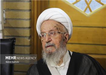 آیتالله مکارم: برگزاری مراسم شادی بین دو دهه فاطمیه اشکال ندارد