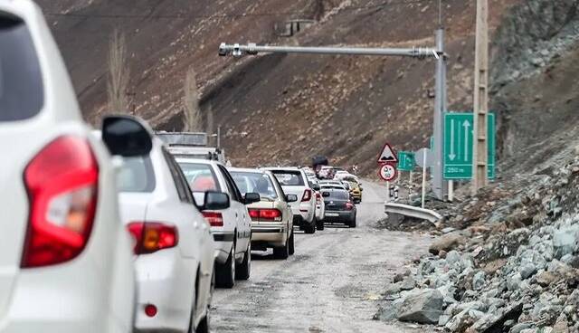 ترافیک سنگین در جاده چالوس و آزادراه تهران شمال