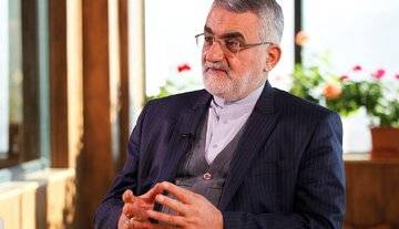 تحلیل علاءالدین بروجردی از سفر لاریجانی به عراق و لبنان