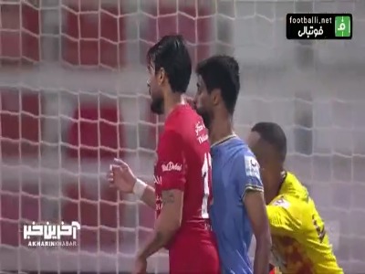 کارت زرد رضا غندی‌پور در اولین بازی برای شباب الاهلی در لیگ امارات