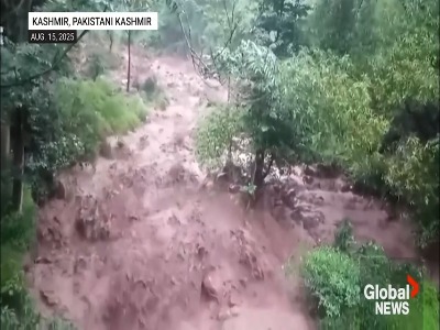 ۳۲۰ کشته در سیل پاکستان