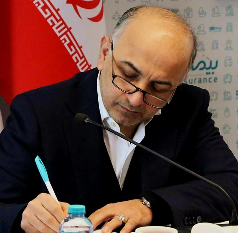 پیام مدیرعامل بیمه دی به مناسبت روز پزشک :  *پزشکان متعهد با دم مسیحایی ، مصداق آیه ۳۲ سوره مائده هستند*