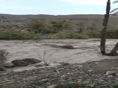 سیلاب خشمگین شاسی‌بلند را با خود برد