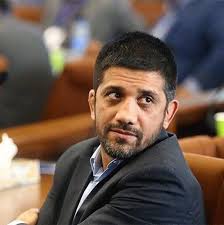 حمله علیرضا دبیر به شبکه ماهواره‌ای: شبکه اینترنشنال کثافت است