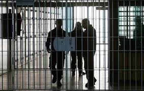 اشک‌های دانش‌آموز نخبه، قفل زندان پدر را شکست