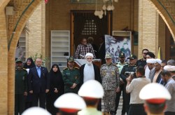 آغاز هفته دفاع مقدس با عطرافشانی مزار شهدای گمنام در جزیره کیش