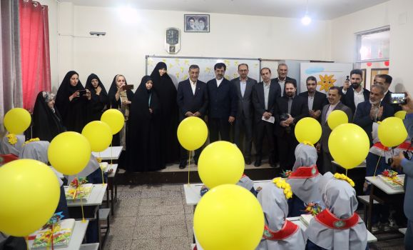 زنگ شکوفه ها در قم با حضور معاون اجرایی رئیس جمهور به صدا در آمد/معاون اجرایی رئیس جمهور: آموزش و پرورش زیر بنای حل مسائل کشور است