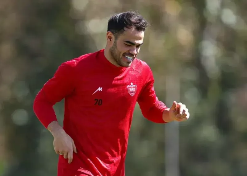اورونوف شکارچی پرسپولیس روی نیمکت