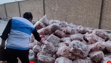 کشف و معـدوم‌سـازی بیش از ۳ تن گـوشت مــرغ و آلایش فاسد در قم
