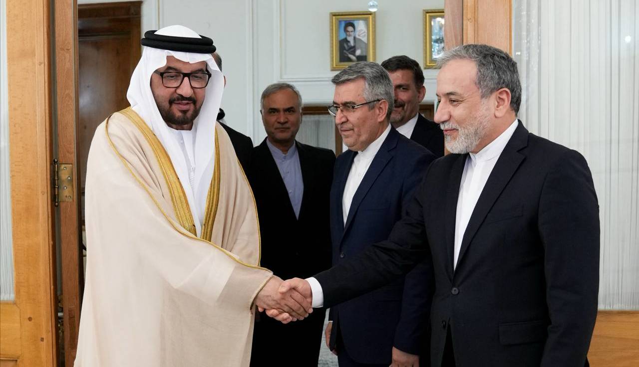 دیدار سفیر امارات در ایران با عراقچی در پایان ماموریت