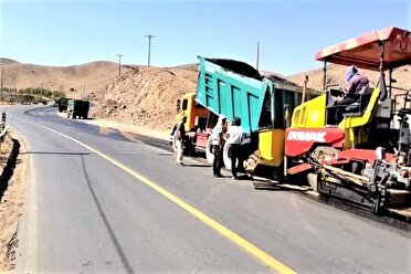 تداوم عملیات بهسازی نقاط حادثه خیز محور‌های استان قم