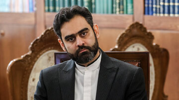 ثابتی: استیضاح همتی چند ماه بازار ارز را آرام نگه داشت، چون یک «سیگنال بِده» را از دولت بیرون انداختیم