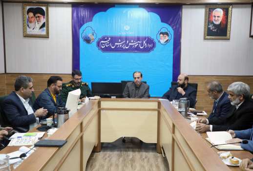 مدارس کم برخوردار در مناطق محروم به پنل‌های خورشیدی مجهز شوند