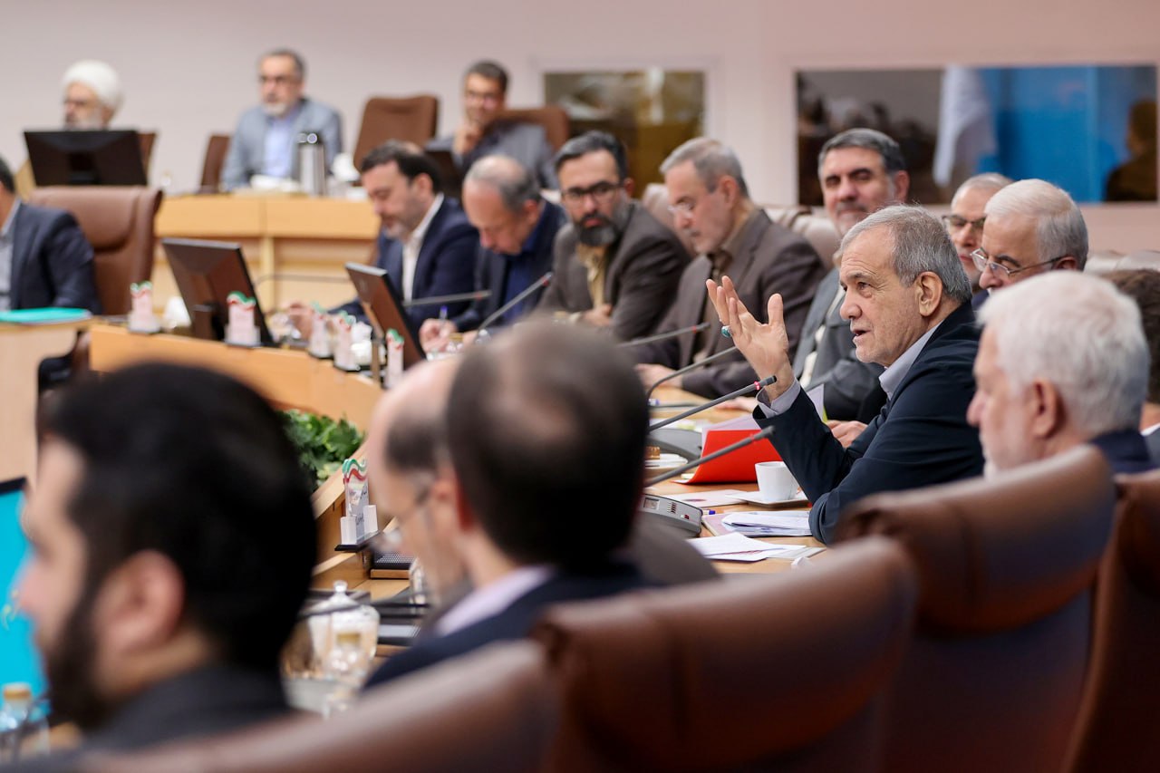 پزشکیان: چشم به خاک کسی نداریم اما چشمی که به ایران طمع کند را کور خواهیم کرد