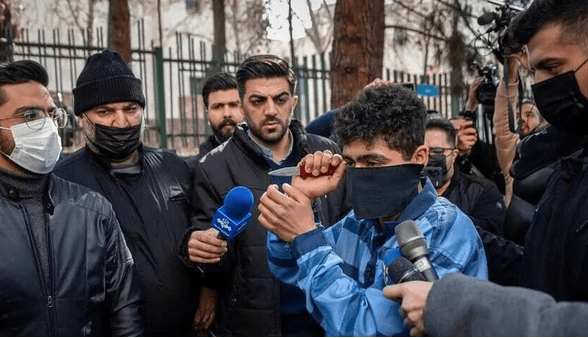برادر امیرمحمد خالقی: پدرم قصاص قاتل را برای بررسی پشیمانی تعلیق کرد