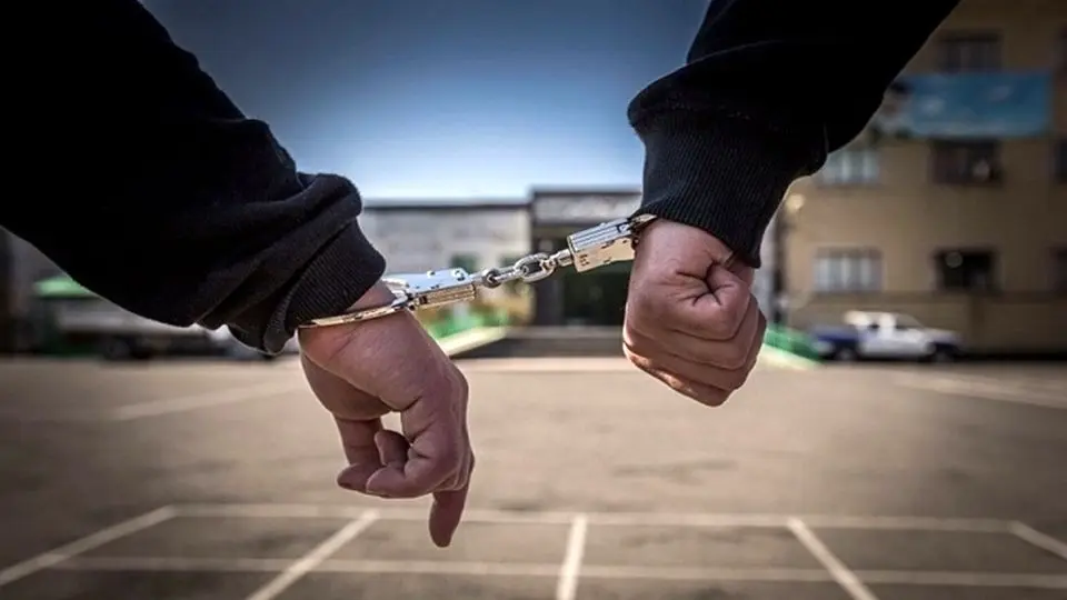 متهمانی که با چسباندن آدامس به در پارکینگ وارد ساختمان‌های مسکونی می‌شدند و سرقت می‌کردند