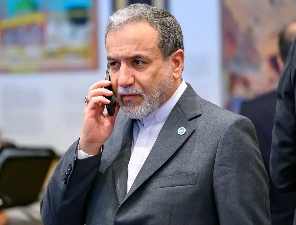 گفتگوی تلفنی عراقچی با مهدیه اسفندیاری
