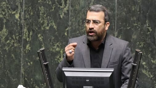 محمودی: روحانی و ظریف بخاطر مبارزه با بانک آینده‌ها منافع خودشان را در‌خطر دیده‌اند و زبان دراز کرده اند!