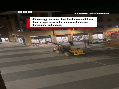 سرقت دستگاه خودپرداز از دیوار فروشگاه با استفاده از لودر