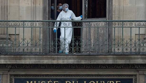 بازداشت ۵ مظنون دیگر در ارتباط با سرقت جواهرات لوور