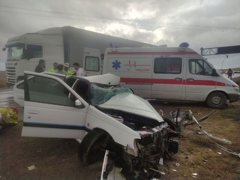 تصادف شدید ۵ نفر را در محور نهاوند- فیروزان به کام مرگ کشاند