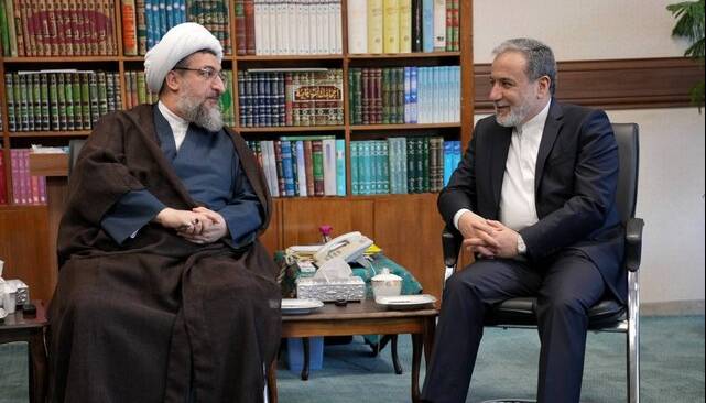 عراقچی: میدان و دیپلماسی دشمنان را متوقف کردند