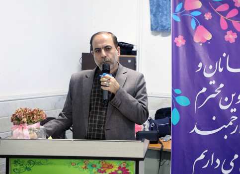 دیدار مدیرکل آموزش و پرورش قم با دانش‌آموزان در آستانه روز دانش‌آموز؛ تأکید بر عدالت آموزشی و نقش فرهنگ‌ساز نظام تعلیم و تربیت