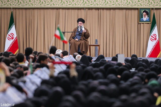 پاسخ رهبر انقلاب به یک سوال: آیا رابطه ایران و آمریکا تا ابد قطع خواهد بود؟