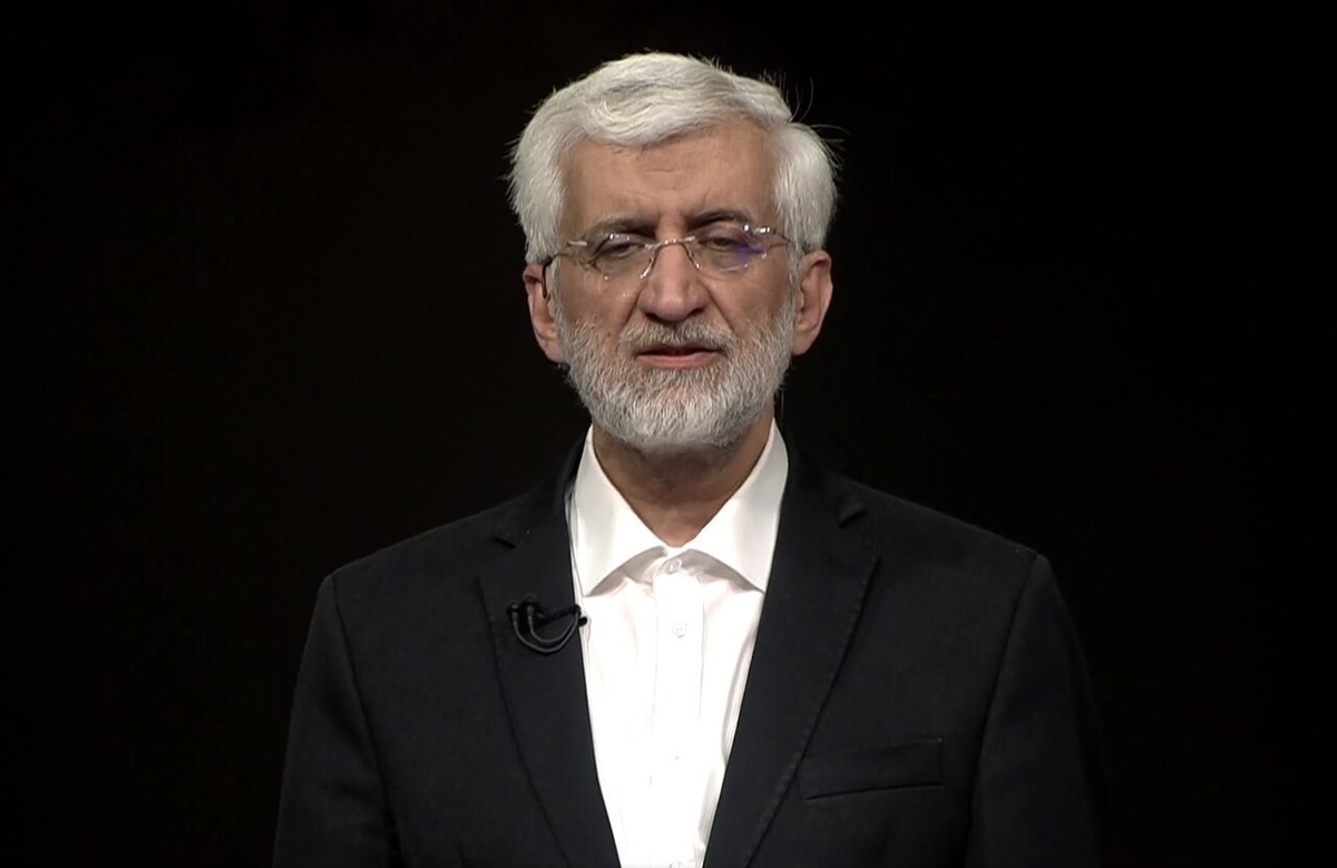 جلیلی: ارتجاع این است که حرف مذاکره با کسی را بزنی که وسط مذاکره به شما موشک می‌زند!