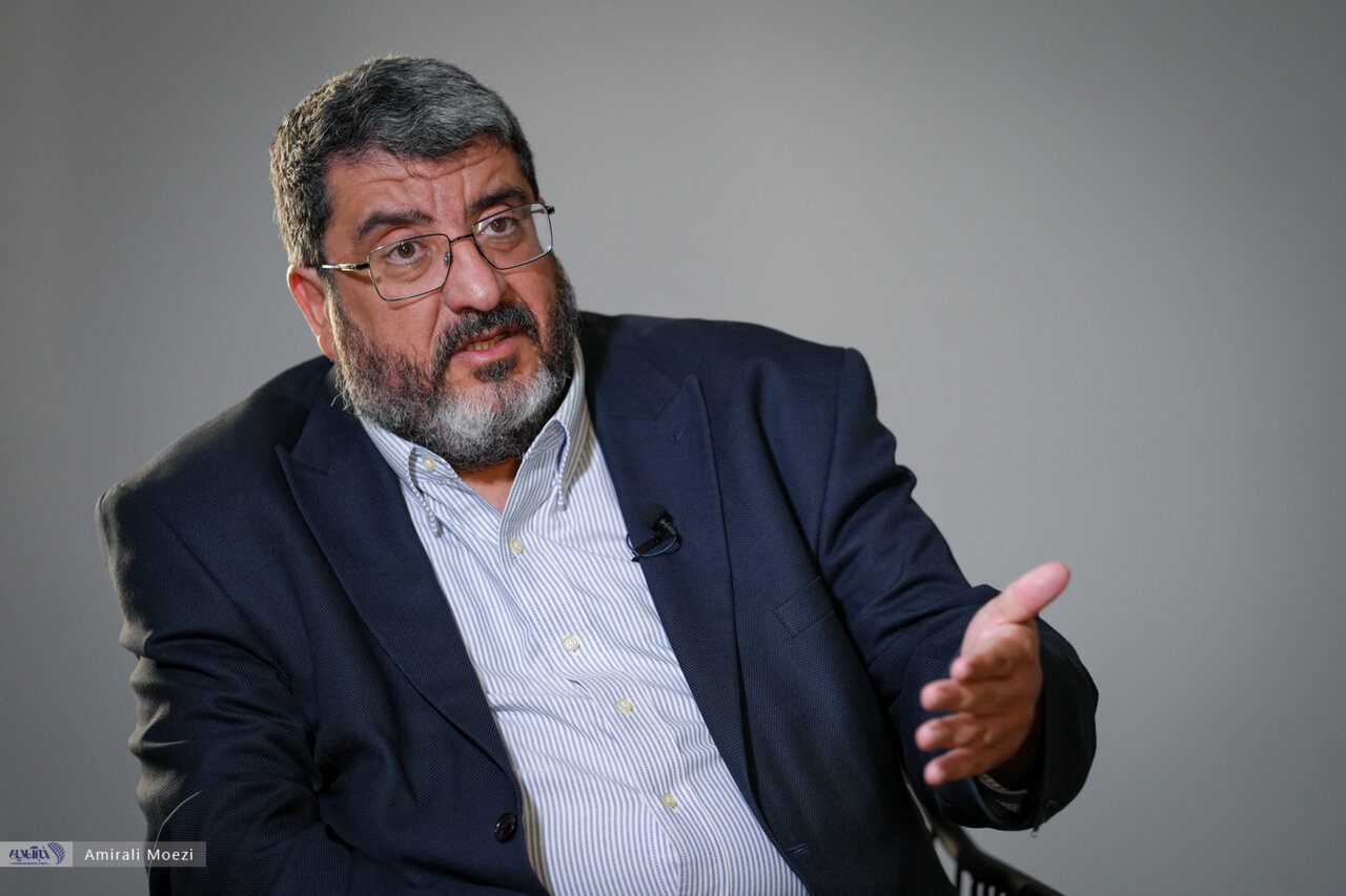 فواد ایزدی: دشمنی‌های آمریکا، ارتباطی با تسخیر سفارت ندارد