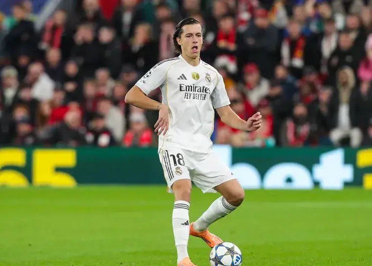 لحظه خنده‌دار ستاره جدید رئال در آنفیلد!