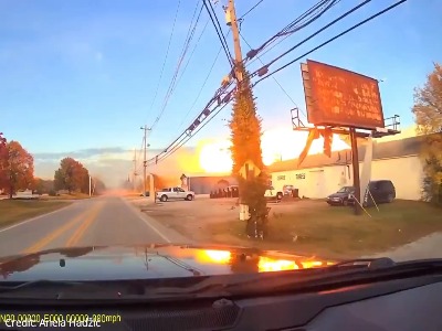 تصویری هولناک که یک راننده از سقوط هواپیما در آمریکا ثبت کرد