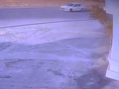 تصادف عجیب و وحشتناک راننده خانم با یک موتورسوار