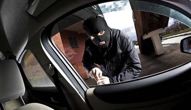 کشف بیش ۱۴۰۰ خودروی مسروقه و تحت تعقیب