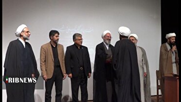 تجلیل از برگزیدگان همایش بین المللی شب شعر فاطمی در قم