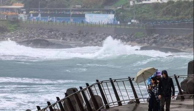 طوفان و سیل شدید در تایوان و تخلیه بیش از ۸۰۰۰ نفر