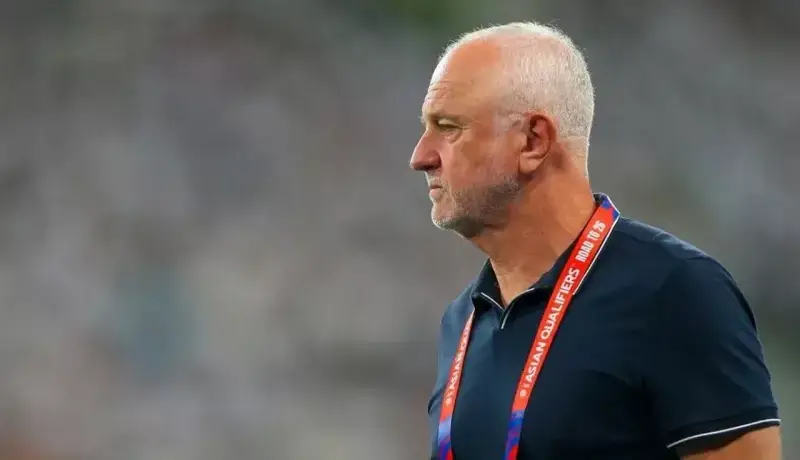 سرمربی عراق: باید چهار گل به امارات می‌زدیم