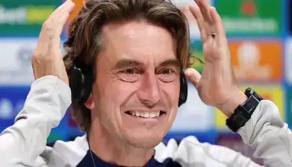 در یک روز برای مربیگری چلسی و منچستر مذاکره کردم!