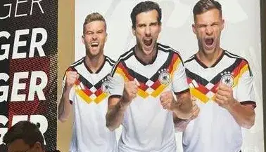 تبلیغات فدراسیون فوتبال آلمان با بازیکنان حذف‌شده!