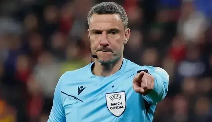 داور معروف لیگ قهرمانان برای چلسی - بارسلونا