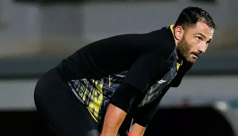 آخرین تلاش‌های آدان برای فیکس ماندن