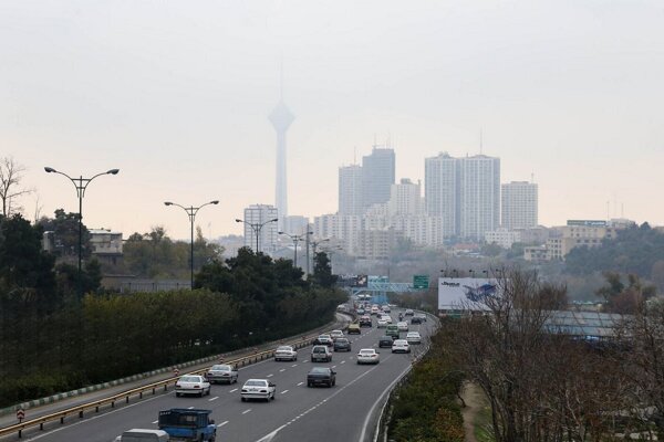 در پی افزایش آلودگی هوای تهران؛ تردد وسایل نقلیه سنگین ممنوع شد
