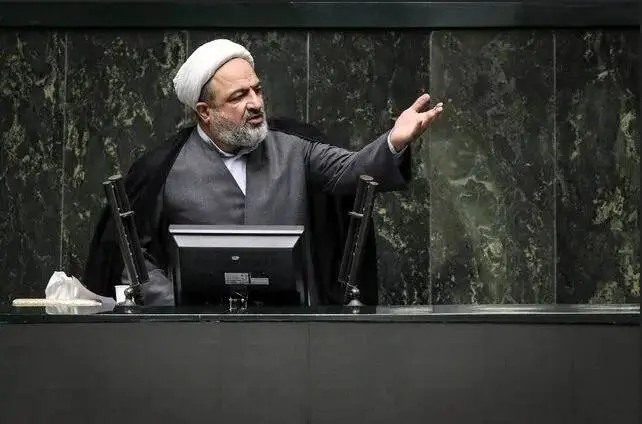 رسایی: پزشکیان پذیرفت لایحه اصلاح قانون به کارگیری افراد در مشاغل حساس را پس نگیرد