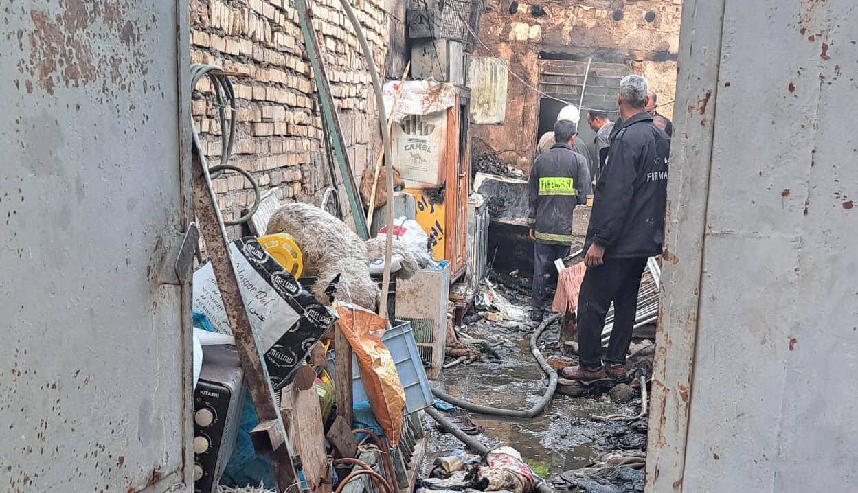 آتش سوزی منزل مسکونی سه کشته برجای گذاشت